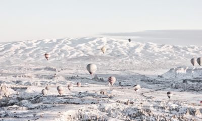 Loty balonami rozpoczynają się przed wschodem słońca, nawet zima