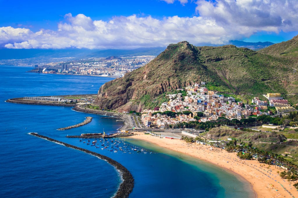Plaża Playa de Las Teresitas na Teneryfie,