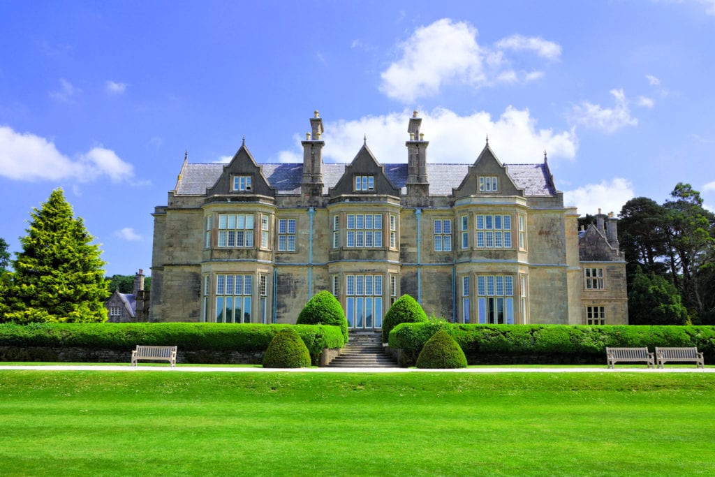 Muckross House w Parku Narodowym Killarney, Irlandia