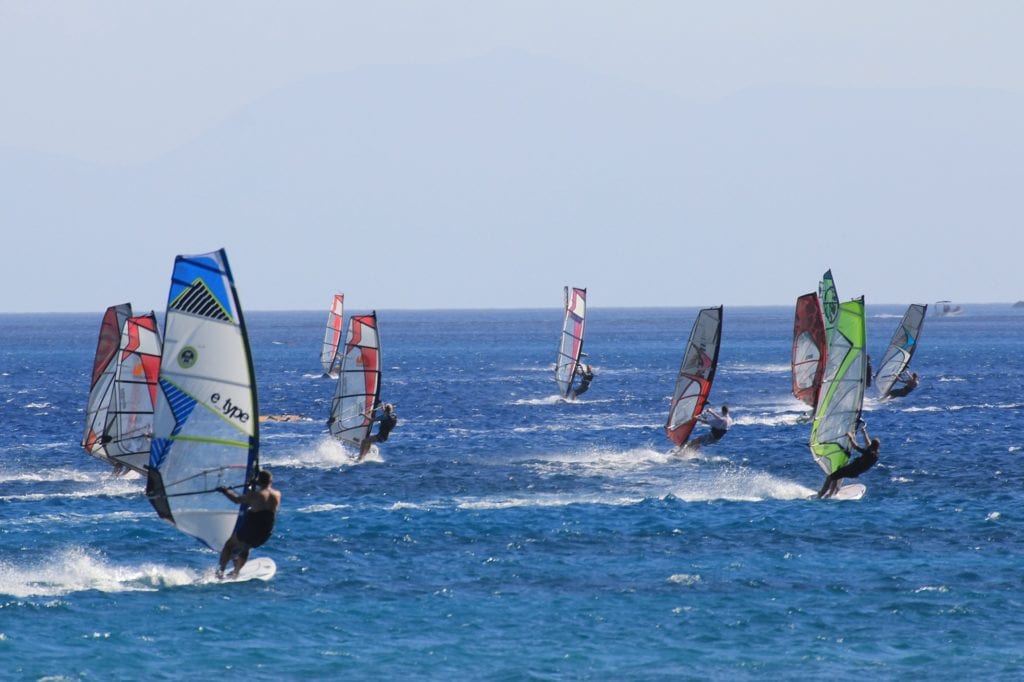 Vasiliki jest często wybierane przez miłośników łodzi windsurfingowych, Grecja