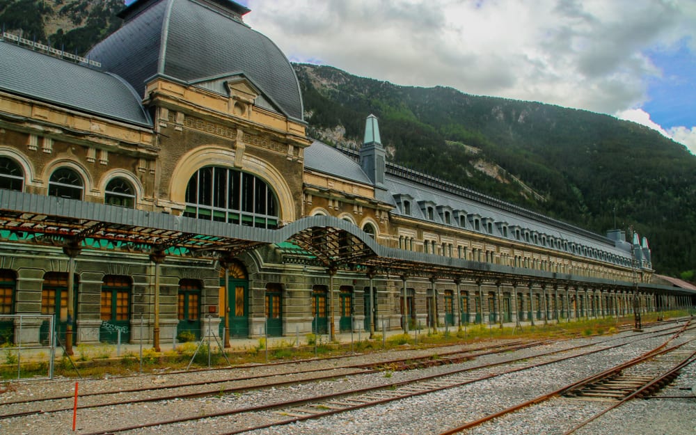 Canfranc, Francja, fot. Angel L Shutterstock