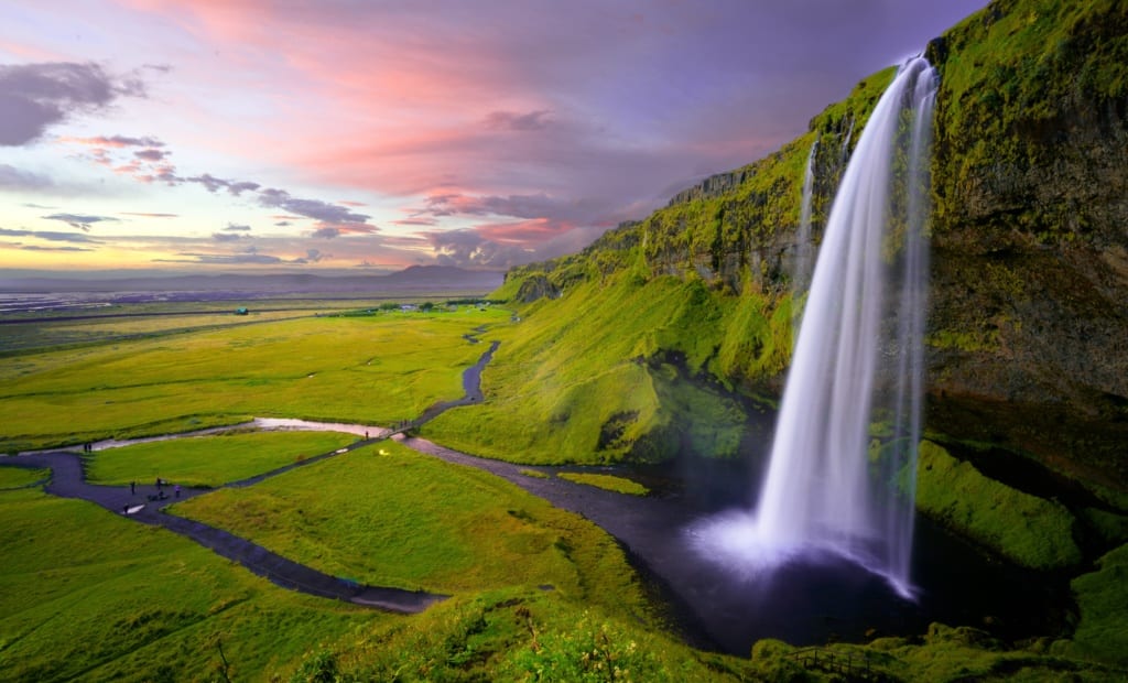 Wodospad Seljalandsfoss, Islandia