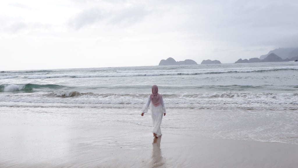 Pantai Merah, Indonezja,