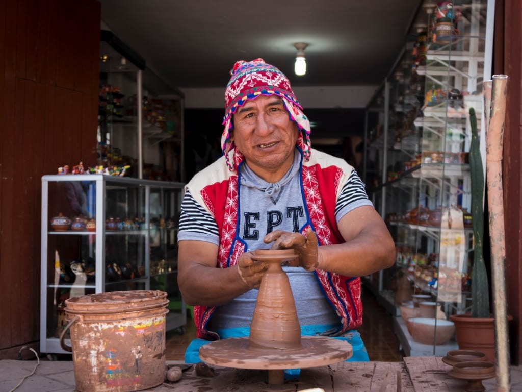 Czapki Chullo są ulubionym suwenirem wśród turystów w Peru