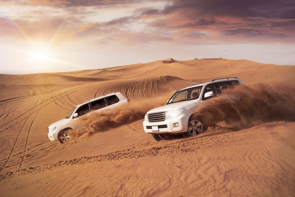 Jazda przez wydmy w Dubaju, fot. phoelixDE Shutterstock