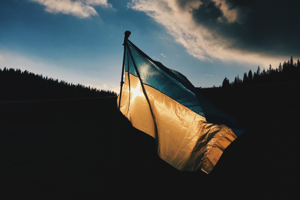 Flaga Ukrainy, fot. Max Kukurudziak Unsplash