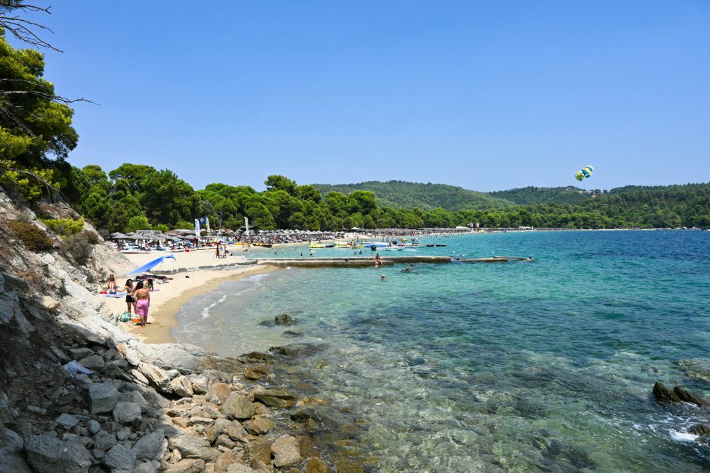 Plaża Koukounariés, fot. Ondrej Bocek Unsplash
