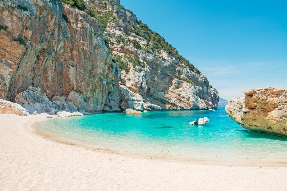 Plaża Cala Mariolu ba Sardynii