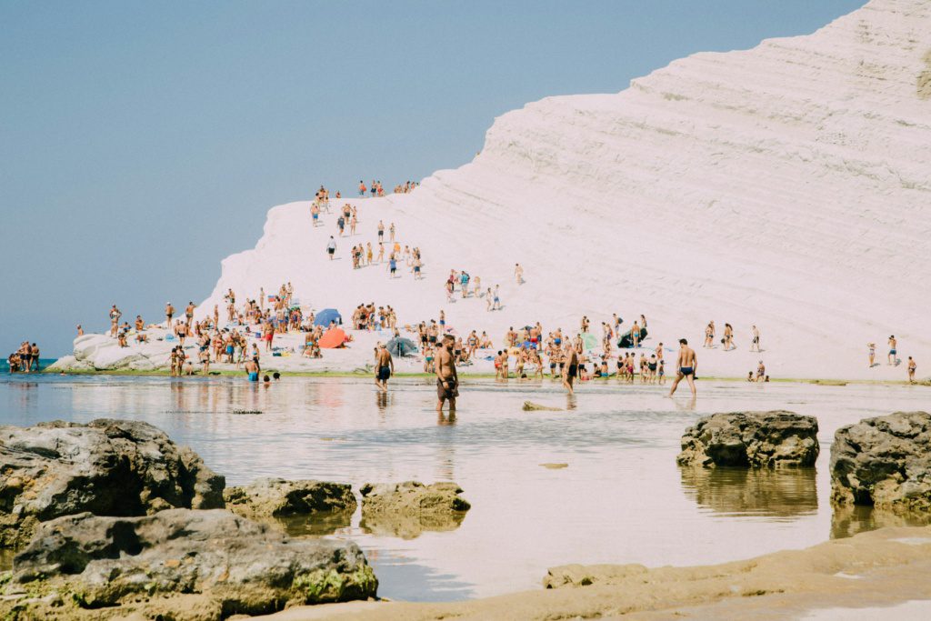 Plaża Scala dei Turchi na Sycylii, fot. Don Fontijn Unsplash
